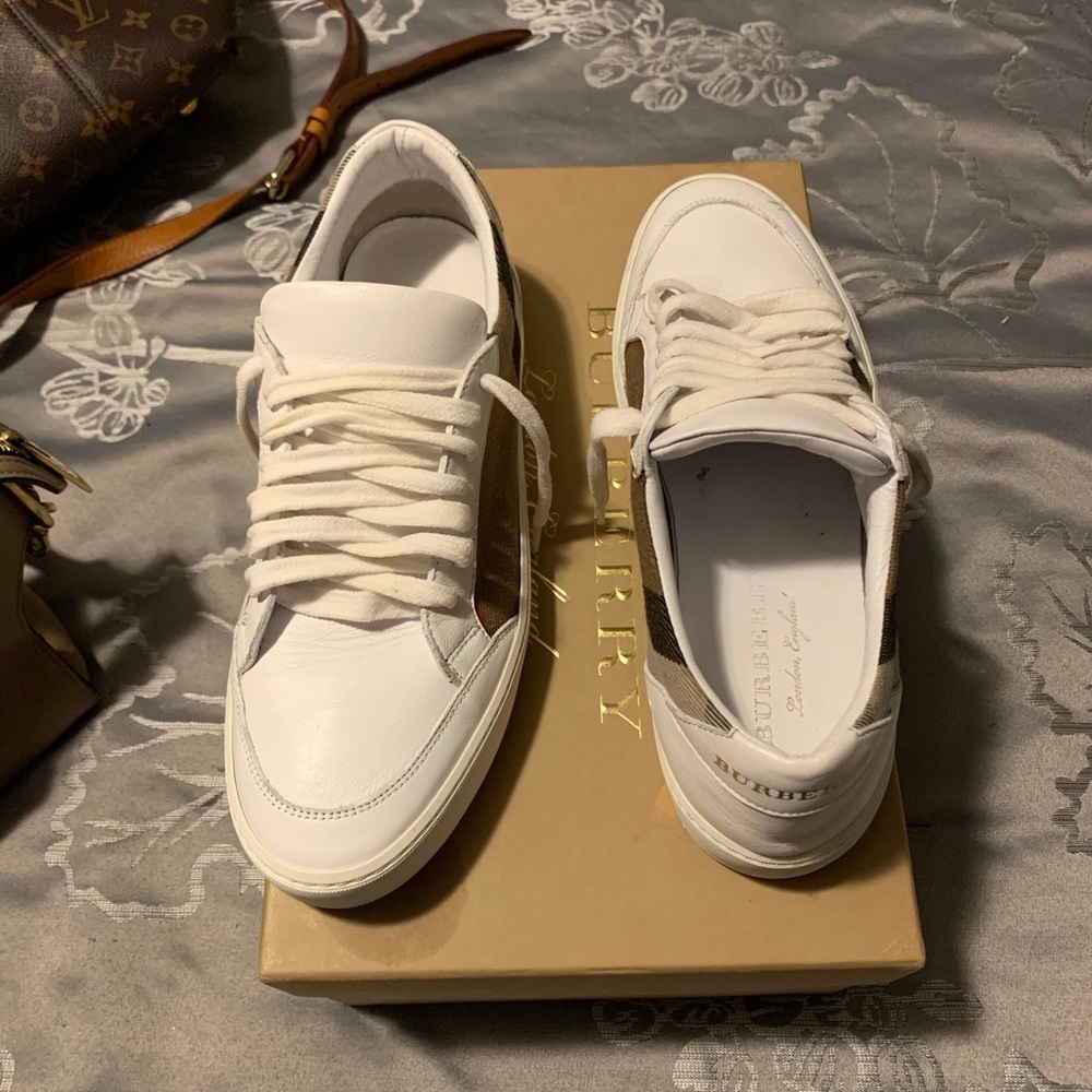 Burberry tennis shoes - Picture 2 of 2